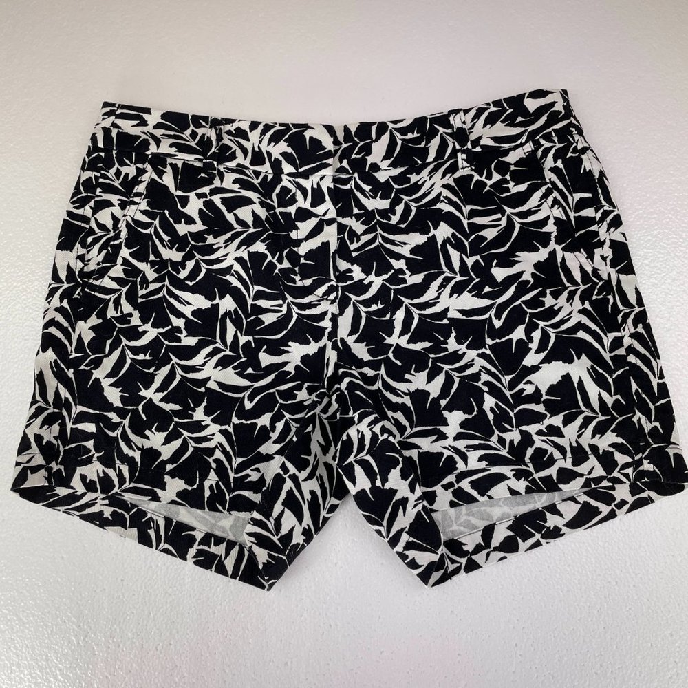 J CREW FACTORY SZ 6 black & white shorts